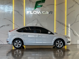 FORD - FOCUS - 2012/2013 - Branca - R$ 47.900,00