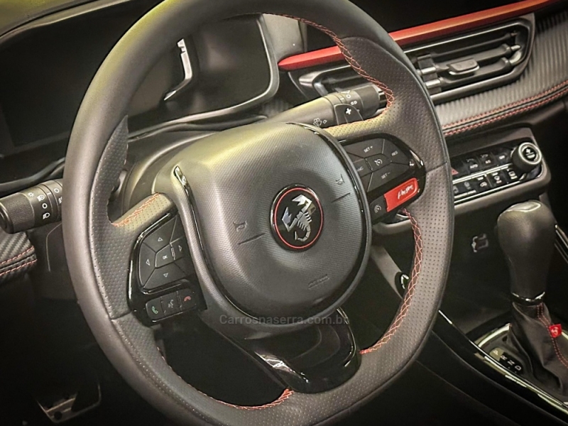 FIAT - FASTBACK - 2024/2025 - Branca - R$ 152.900,00