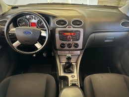 FORD - FOCUS - 2012/2013 - Branca - R$ 47.900,00
