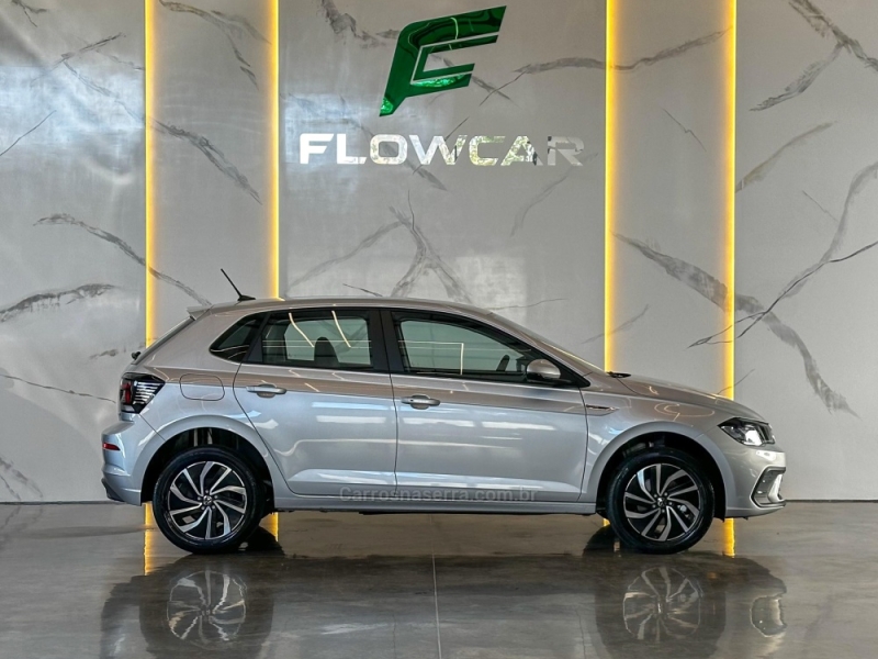 VOLKSWAGEN - POLO - 2025/2025 - Prata - R$ 133.300,00